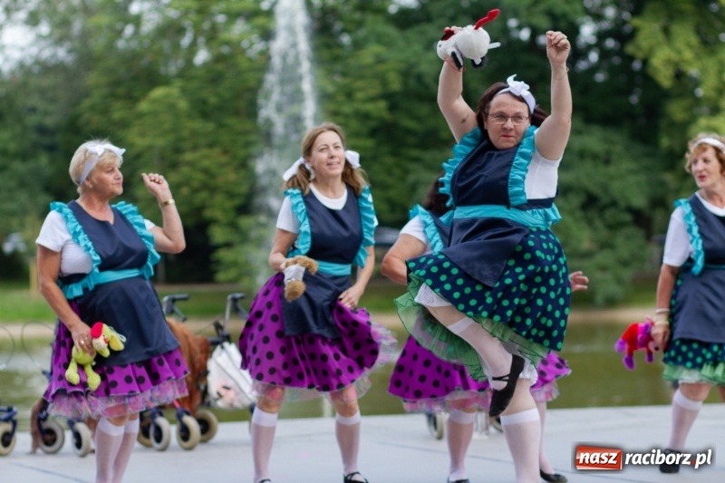 Zdjęcie w galerii na portalu naszraciborz.pl: Magiczna i kolorowa I Raciborska Noc Świętojańska z folklorem wiadomości z regionu