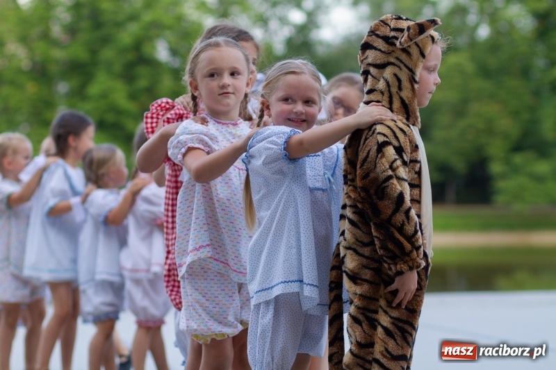 Zdjęcie w galerii na portalu naszraciborz.pl: Magiczna i kolorowa I Raciborska Noc Świętojańska z folklorem wiadomości z regionu