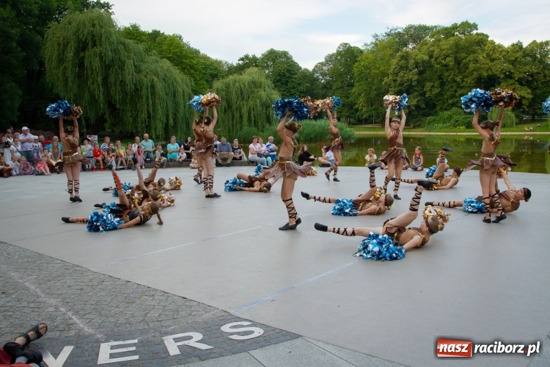 Zdjęcie w galerii na portalu naszraciborz.pl: Magiczna i kolorowa I Raciborska Noc Świętojańska z folklorem wiadomości z regionu