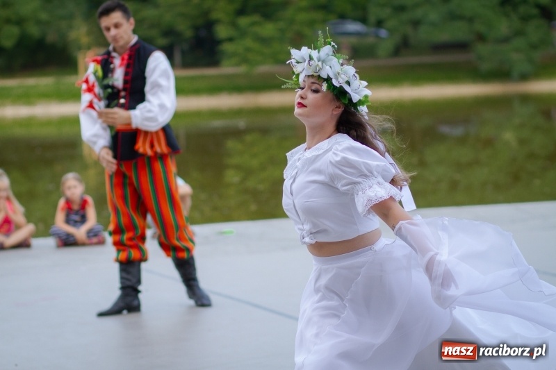 Zdjęcie w galerii na portalu naszraciborz.pl: Magiczna i kolorowa I Raciborska Noc Świętojańska z folklorem wiadomości z regionu