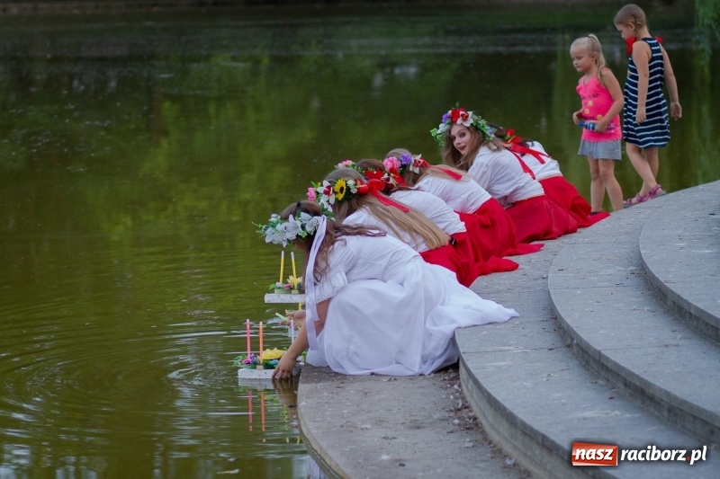 Zdjęcie w galerii na portalu naszraciborz.pl: Magiczna i kolorowa I Raciborska Noc Świętojańska z folklorem wiadomości z regionu