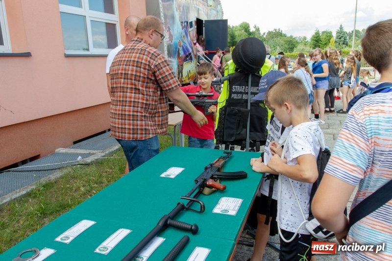 Zdjęcie w galerii na portalu naszraciborz.pl: Festynem rodzinnym SP 15 wita nadchodzące wakacje  wiadomości z regionu