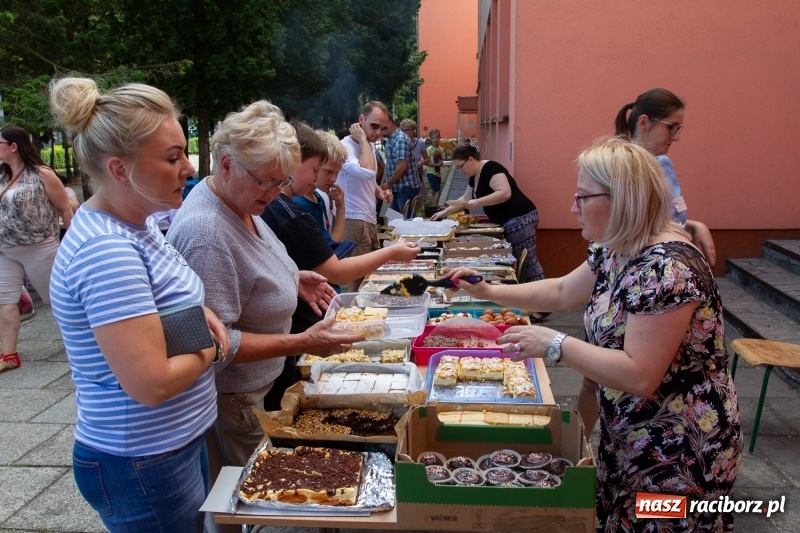 Zdjęcie w galerii na portalu naszraciborz.pl: Festynem rodzinnym SP 15 wita nadchodzące wakacje  wiadomości z regionu