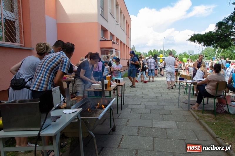 Zdjęcie w galerii na portalu naszraciborz.pl: Festynem rodzinnym SP 15 wita nadchodzące wakacje  wiadomości z regionu