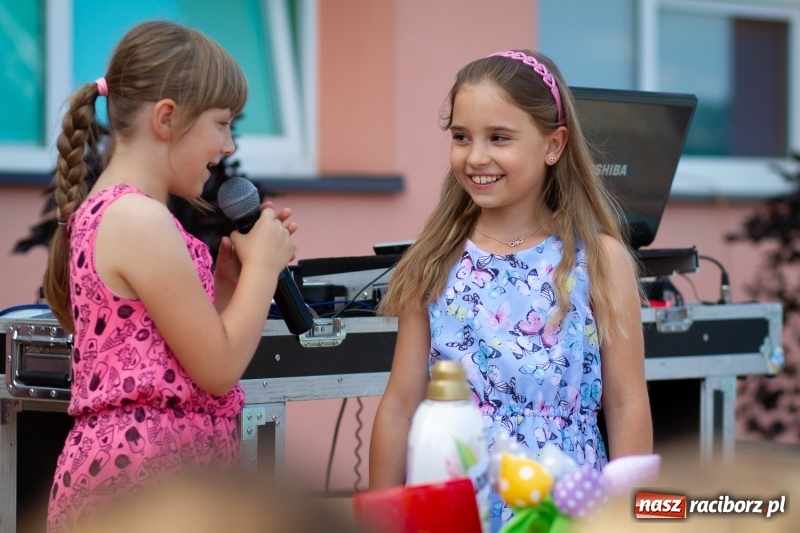 Zdjęcie w galerii na portalu naszraciborz.pl: Festynem rodzinnym SP 15 wita nadchodzące wakacje  wiadomości z regionu