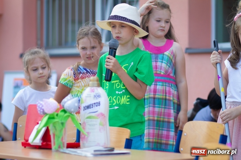 Zdjęcie w galerii na portalu naszraciborz.pl: Festynem rodzinnym SP 15 wita nadchodzące wakacje  wiadomości z regionu