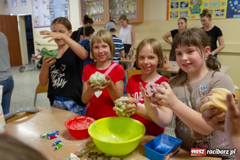 Zdjęcie w galerii na portalu naszraciborz.pl: Festynem rodzinnym SP 15 wita nadchodzące wakacje  wiadomości z regionu