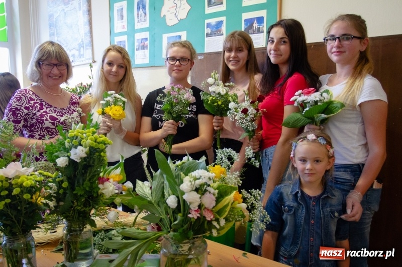 Zdjęcie w galerii na portalu naszraciborz.pl: Festynem rodzinnym SP 15 wita nadchodzące wakacje  wiadomości z regionu
