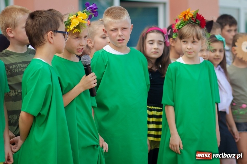 Zdjęcie w galerii na portalu naszraciborz.pl: Festynem rodzinnym SP 15 wita nadchodzące wakacje  wiadomości z regionu