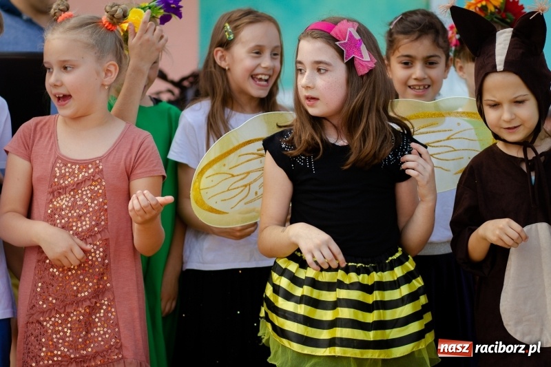 Zdjęcie w galerii na portalu naszraciborz.pl: Festynem rodzinnym SP 15 wita nadchodzące wakacje  wiadomości z regionu