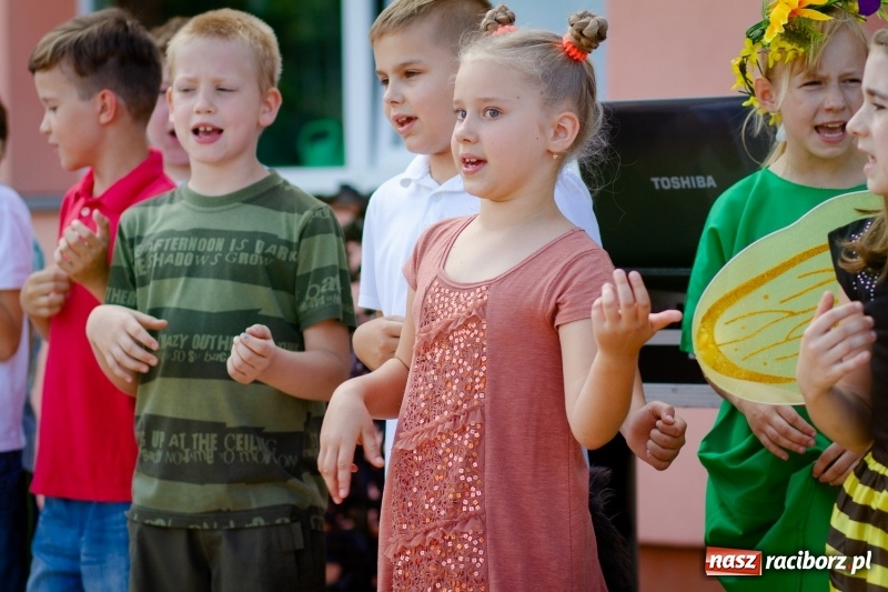 Zdjęcie w galerii na portalu naszraciborz.pl: Festynem rodzinnym SP 15 wita nadchodzące wakacje  wiadomości z regionu