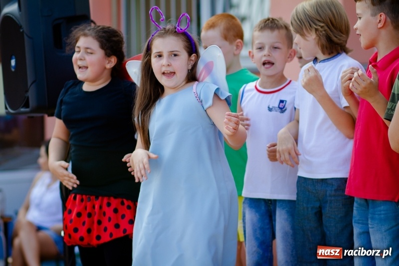 Zdjęcie w galerii na portalu naszraciborz.pl: Festynem rodzinnym SP 15 wita nadchodzące wakacje  wiadomości z regionu