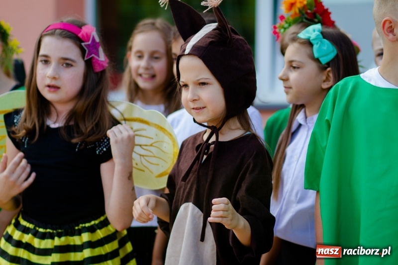 Zdjęcie w galerii na portalu naszraciborz.pl: Festynem rodzinnym SP 15 wita nadchodzące wakacje  wiadomości z regionu