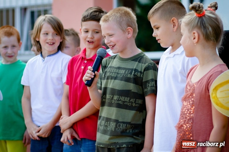 Zdjęcie w galerii na portalu naszraciborz.pl: Festynem rodzinnym SP 15 wita nadchodzące wakacje  wiadomości z regionu