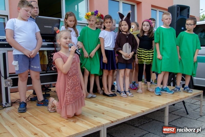 Zdjęcie w galerii na portalu naszraciborz.pl: Festynem rodzinnym SP 15 wita nadchodzące wakacje  wiadomości z regionu