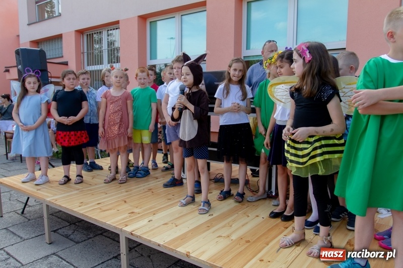 Zdjęcie w galerii na portalu naszraciborz.pl: Festynem rodzinnym SP 15 wita nadchodzące wakacje  wiadomości z regionu