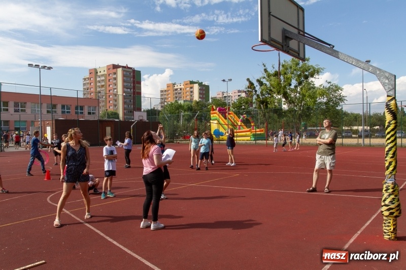 Zdjęcie w galerii na portalu naszraciborz.pl: Festynem rodzinnym SP 15 wita nadchodzące wakacje  wiadomości z regionu