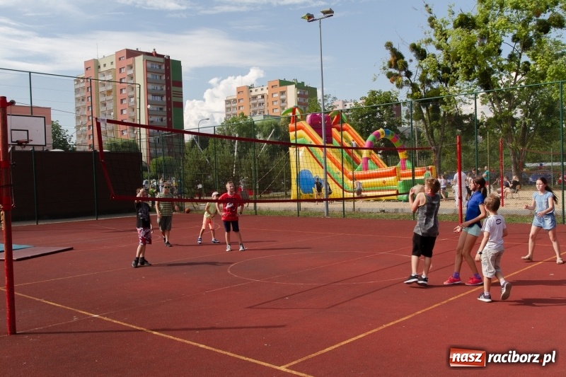 Zdjęcie w galerii na portalu naszraciborz.pl: Festynem rodzinnym SP 15 wita nadchodzące wakacje  wiadomości z regionu