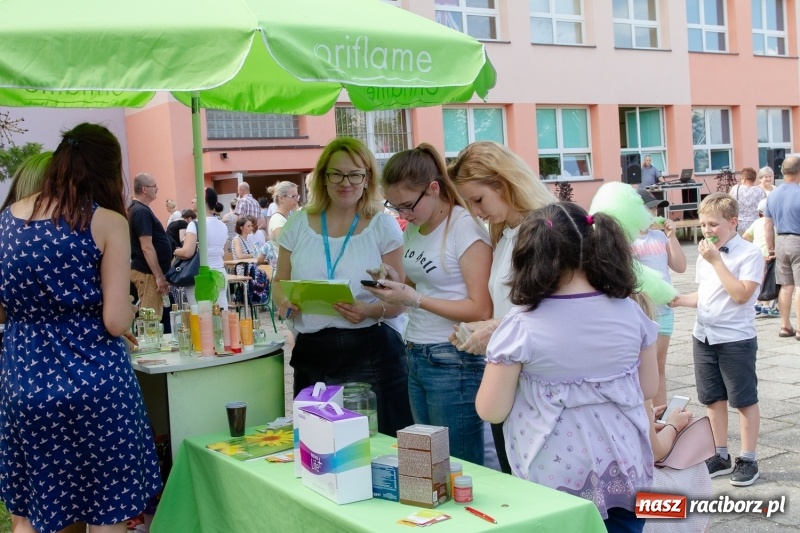 Zdjęcie w galerii na portalu naszraciborz.pl: Festynem rodzinnym SP 15 wita nadchodzące wakacje  wiadomości z regionu