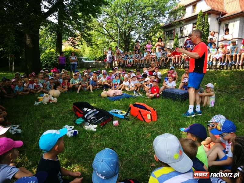 Zdjęcie w galerii na portalu naszraciborz.pl: Raciborski WOPR i RTW uczą zasad bezpiecznej kąpieli  wiadomości z regionu