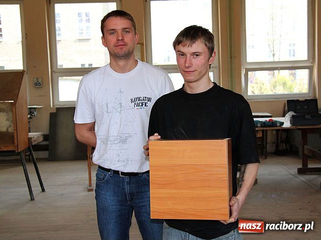 Zdjęcie w galerii na portalu naszraciborz.pl: Stolarstwo to jego pasja  wiadomości z regionu