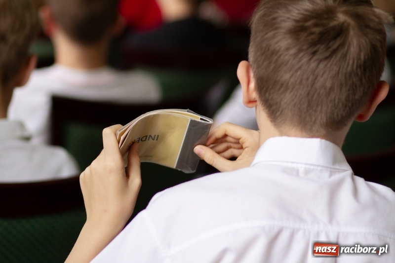 Zdjęcie w galerii na portalu naszraciborz.pl: Studenci raciborskiego Uniwersytetu Dziecięcego już na wakacjach  wiadomości z regionu