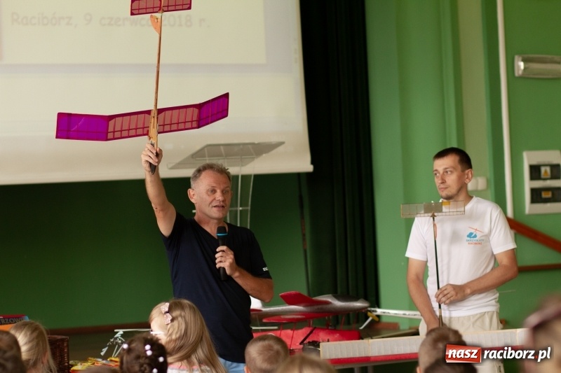 Zdjęcie w galerii na portalu naszraciborz.pl: Studenci raciborskiego Uniwersytetu Dziecięcego już na wakacjach  wiadomości z regionu