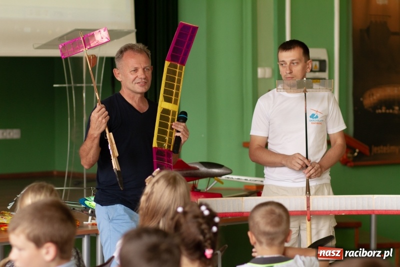 Zdjęcie w galerii na portalu naszraciborz.pl: Studenci raciborskiego Uniwersytetu Dziecięcego już na wakacjach  wiadomości z regionu