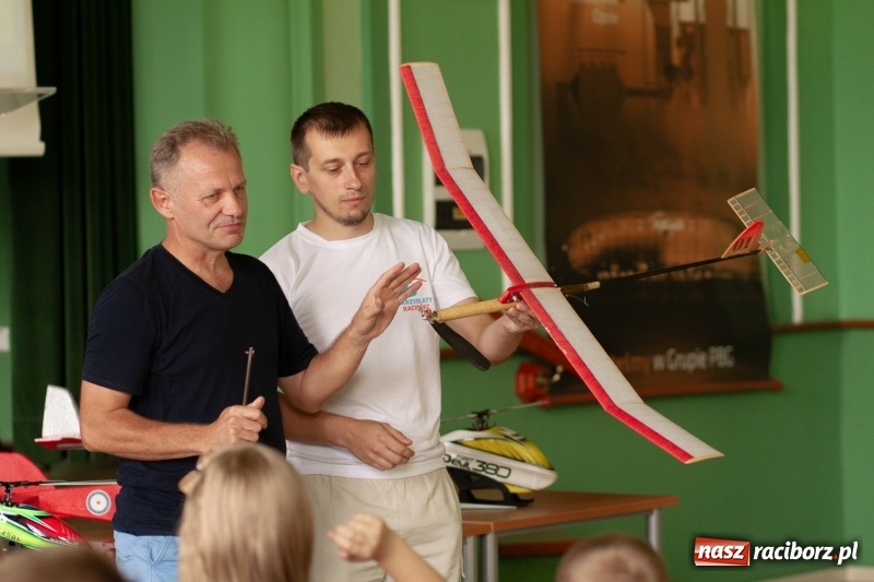 Zdjęcie w galerii na portalu naszraciborz.pl: Studenci raciborskiego Uniwersytetu Dziecięcego już na wakacjach  wiadomości z regionu