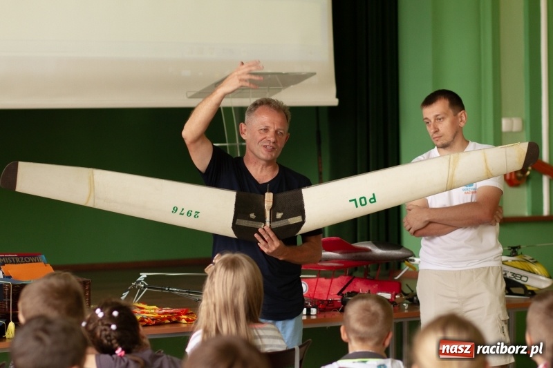 Zdjęcie w galerii na portalu naszraciborz.pl: Studenci raciborskiego Uniwersytetu Dziecięcego już na wakacjach  wiadomości z regionu