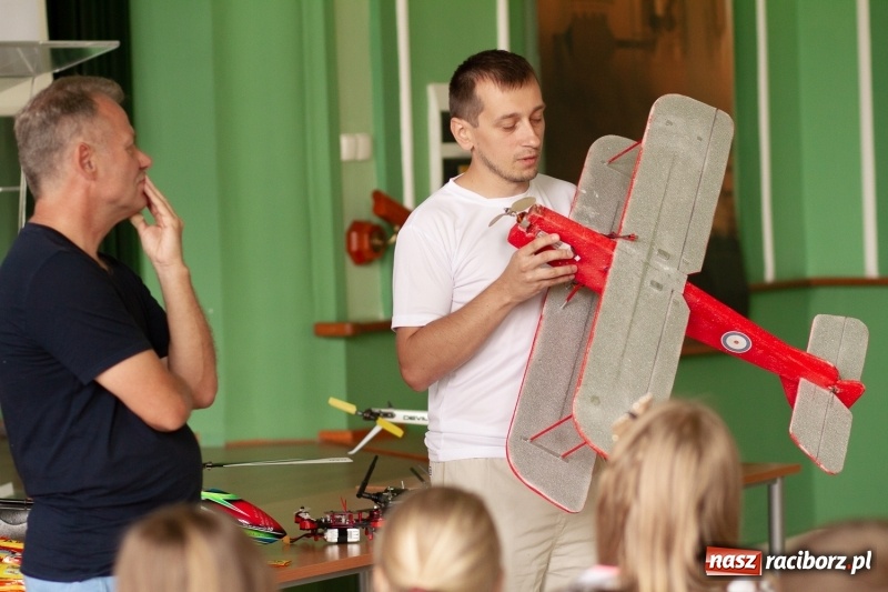 Zdjęcie w galerii na portalu naszraciborz.pl: Studenci raciborskiego Uniwersytetu Dziecięcego już na wakacjach  wiadomości z regionu