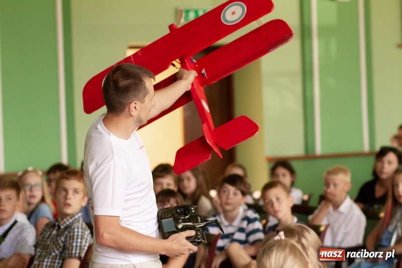 Zdjęcie w galerii na portalu naszraciborz.pl: Studenci raciborskiego Uniwersytetu Dziecięcego już na wakacjach  wiadomości z regionu