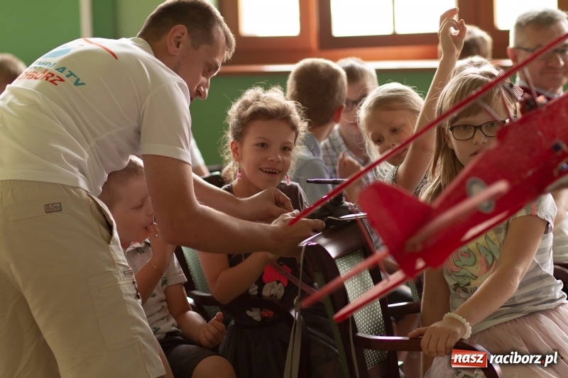 Zdjęcie w galerii na portalu naszraciborz.pl: Studenci raciborskiego Uniwersytetu Dziecięcego już na wakacjach  wiadomości z regionu