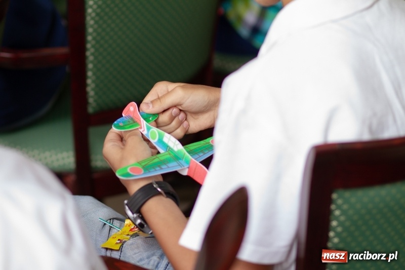 Zdjęcie w galerii na portalu naszraciborz.pl: Studenci raciborskiego Uniwersytetu Dziecięcego już na wakacjach  wiadomości z regionu