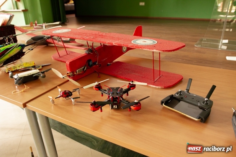 Zdjęcie w galerii na portalu naszraciborz.pl: Studenci raciborskiego Uniwersytetu Dziecięcego już na wakacjach  wiadomości z regionu