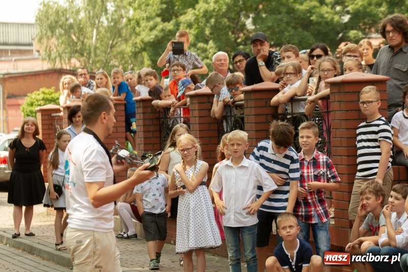 Zdjęcie w galerii na portalu naszraciborz.pl: Studenci raciborskiego Uniwersytetu Dziecięcego już na wakacjach  wiadomości z regionu