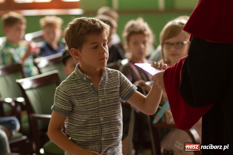 Zdjęcie w galerii na portalu naszraciborz.pl: Studenci raciborskiego Uniwersytetu Dziecięcego już na wakacjach  wiadomości z regionu