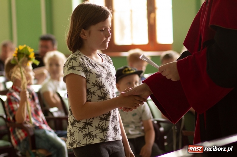 Zdjęcie w galerii na portalu naszraciborz.pl: Studenci raciborskiego Uniwersytetu Dziecięcego już na wakacjach  wiadomości z regionu