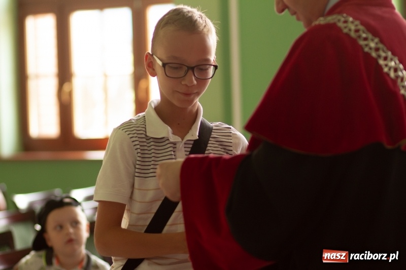 Zdjęcie w galerii na portalu naszraciborz.pl: Studenci raciborskiego Uniwersytetu Dziecięcego już na wakacjach  wiadomości z regionu