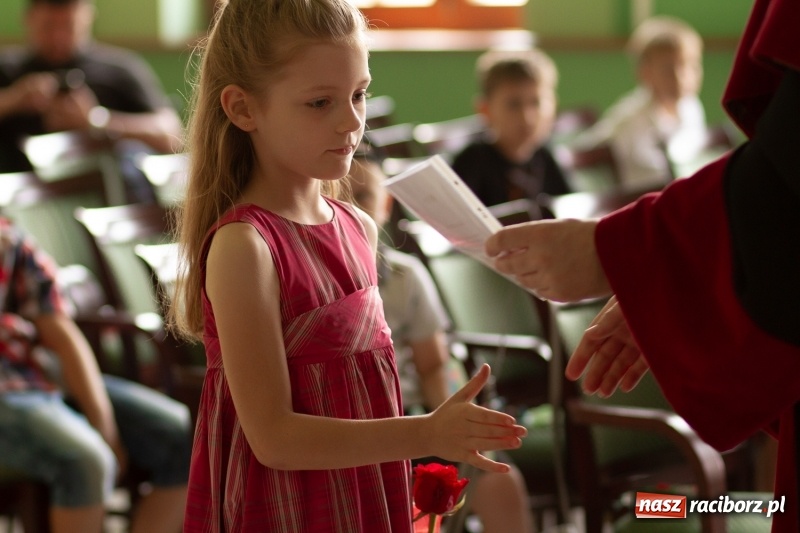 Zdjęcie w galerii na portalu naszraciborz.pl: Studenci raciborskiego Uniwersytetu Dziecięcego już na wakacjach  wiadomości z regionu