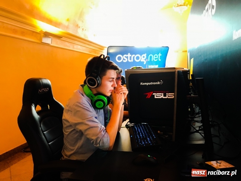 Zdjęcie w galerii na portalu naszraciborz.pl: Raciborski Festiwal Gamingowy na zamku przyciągnął tłumy  wiadomości z regionu