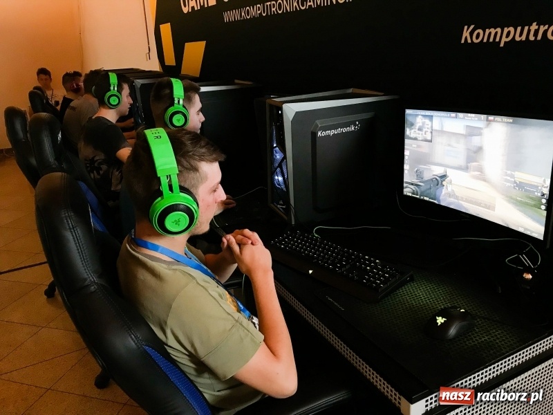 Zdjęcie w galerii na portalu naszraciborz.pl: Raciborski Festiwal Gamingowy na zamku przyciągnął tłumy  wiadomości z regionu