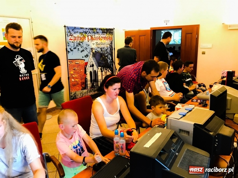 Zdjęcie w galerii na portalu naszraciborz.pl: Raciborski Festiwal Gamingowy na zamku przyciągnął tłumy  wiadomości z regionu