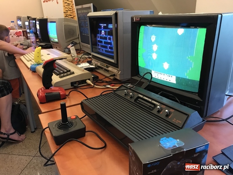 Zdjęcie w galerii na portalu naszraciborz.pl: Raciborski Festiwal Gamingowy na zamku przyciągnął tłumy  wiadomości z regionu