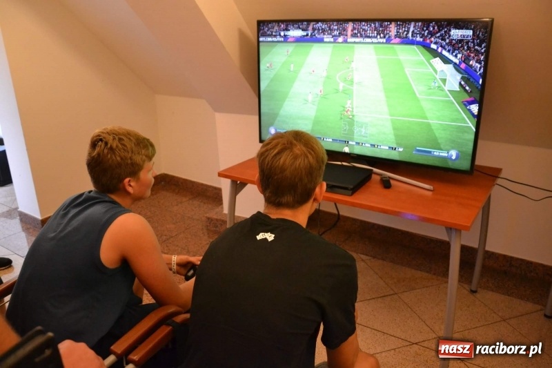 Zdjęcie w galerii na portalu naszraciborz.pl: Raciborski Festiwal Gamingowy na zamku przyciągnął tłumy  wiadomości z regionu