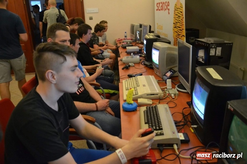 Zdjęcie w galerii na portalu naszraciborz.pl: Raciborski Festiwal Gamingowy na zamku przyciągnął tłumy  wiadomości z regionu