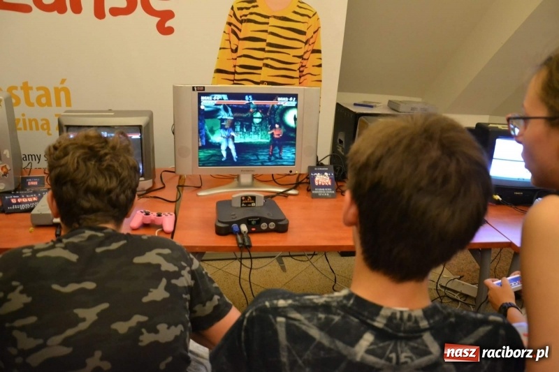 Zdjęcie w galerii na portalu naszraciborz.pl: Raciborski Festiwal Gamingowy na zamku przyciągnął tłumy  wiadomości z regionu