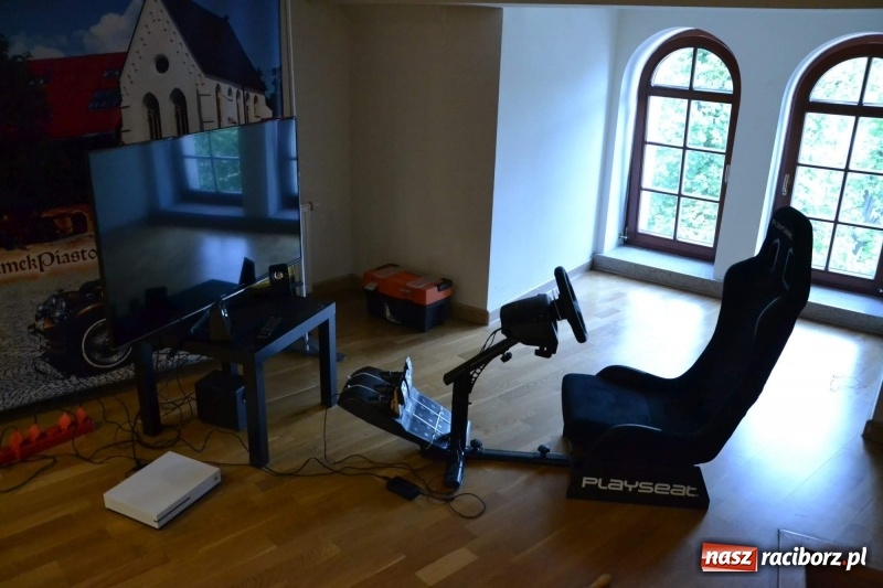 Zdjęcie w galerii na portalu naszraciborz.pl: Raciborski Festiwal Gamingowy na zamku przyciągnął tłumy  wiadomości z regionu