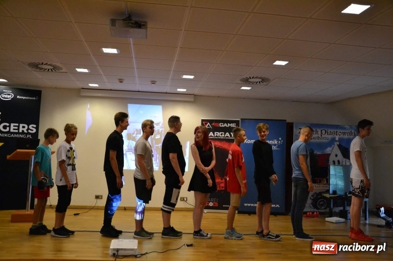 Zdjęcie w galerii na portalu naszraciborz.pl: Raciborski Festiwal Gamingowy na zamku przyciągnął tłumy  wiadomości z regionu