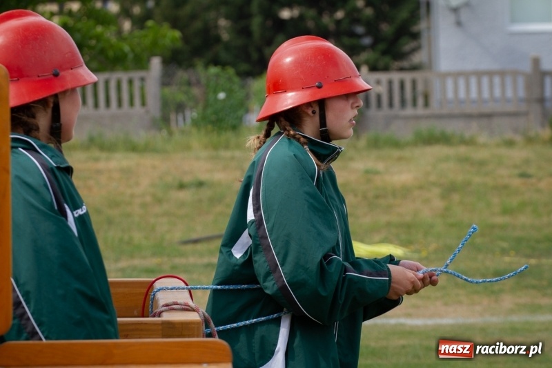 Zdjęcie w galerii na portalu naszraciborz.pl: Miejskie zawodowy sportowo-pożarnicze. Dwa złota dla Sudoła i puchar prezydenta wiadomości z regionu